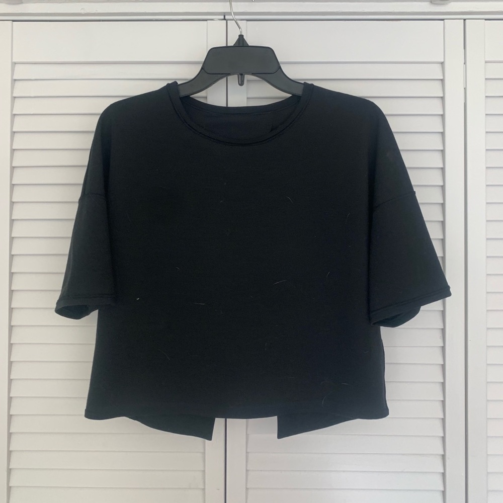 Lululemon open back crop top. Size 6 (small)